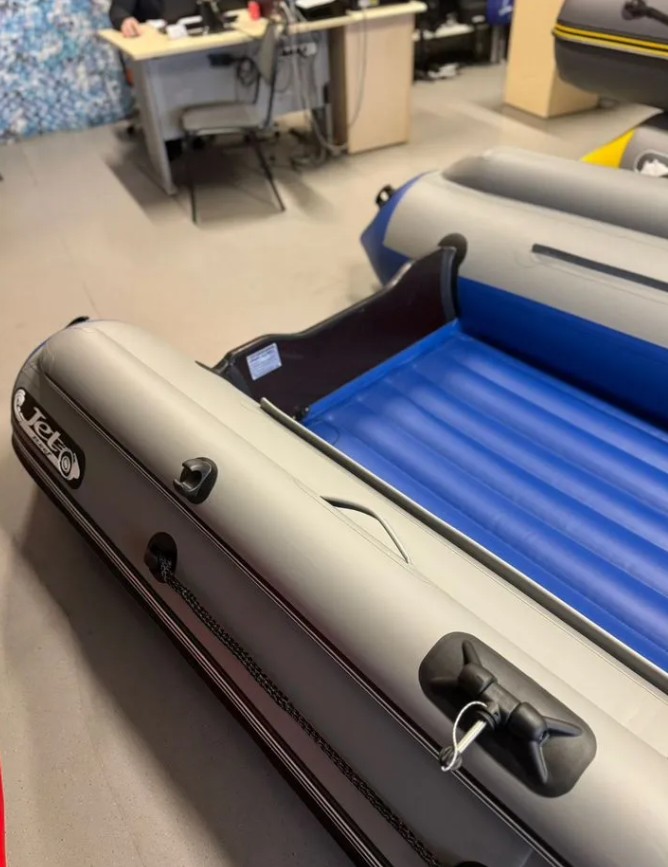 Лодка Reef 390Fi Jet